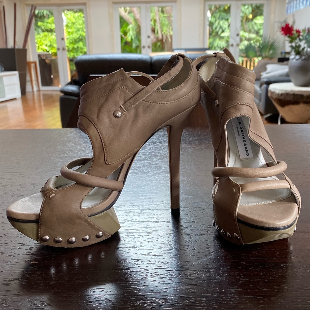 Camilla Platform Heels